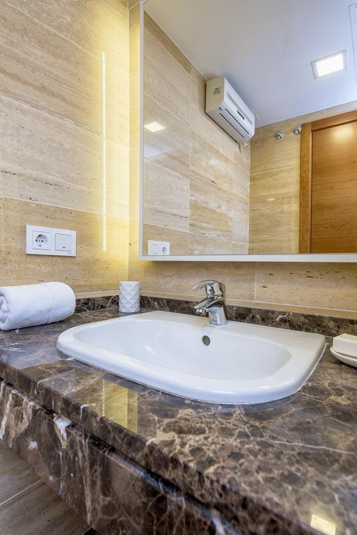 Goodplaces Larios Apartment Малага Екстериор снимка