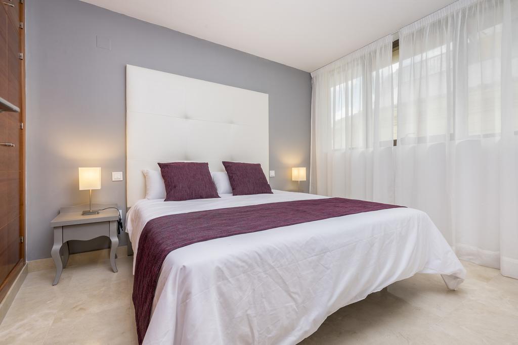 Goodplaces Larios Apartment Малага Екстериор снимка