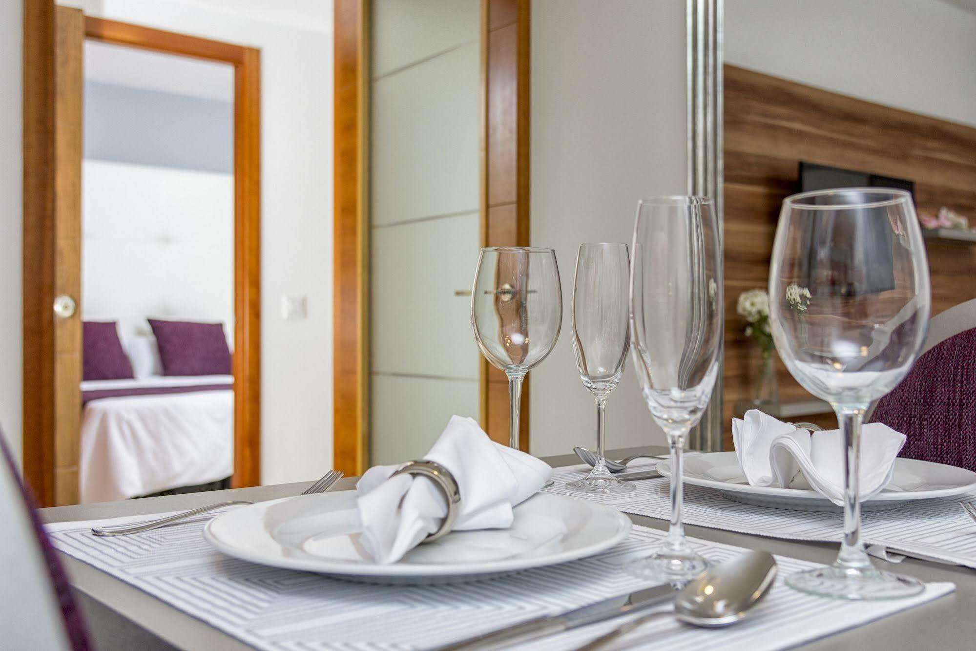 Goodplaces Larios Apartment Малага Екстериор снимка